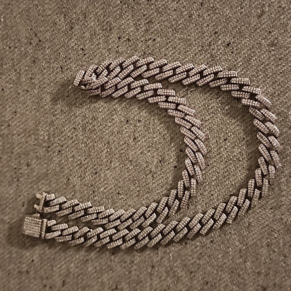 A real diamond 22-in moissanite chain - Picture 4 of 4